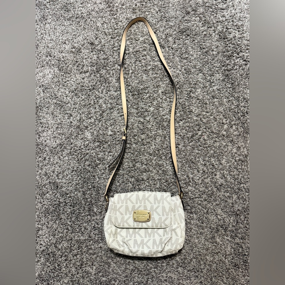 Michael Kors EUC White and Gold Crossbody Bag